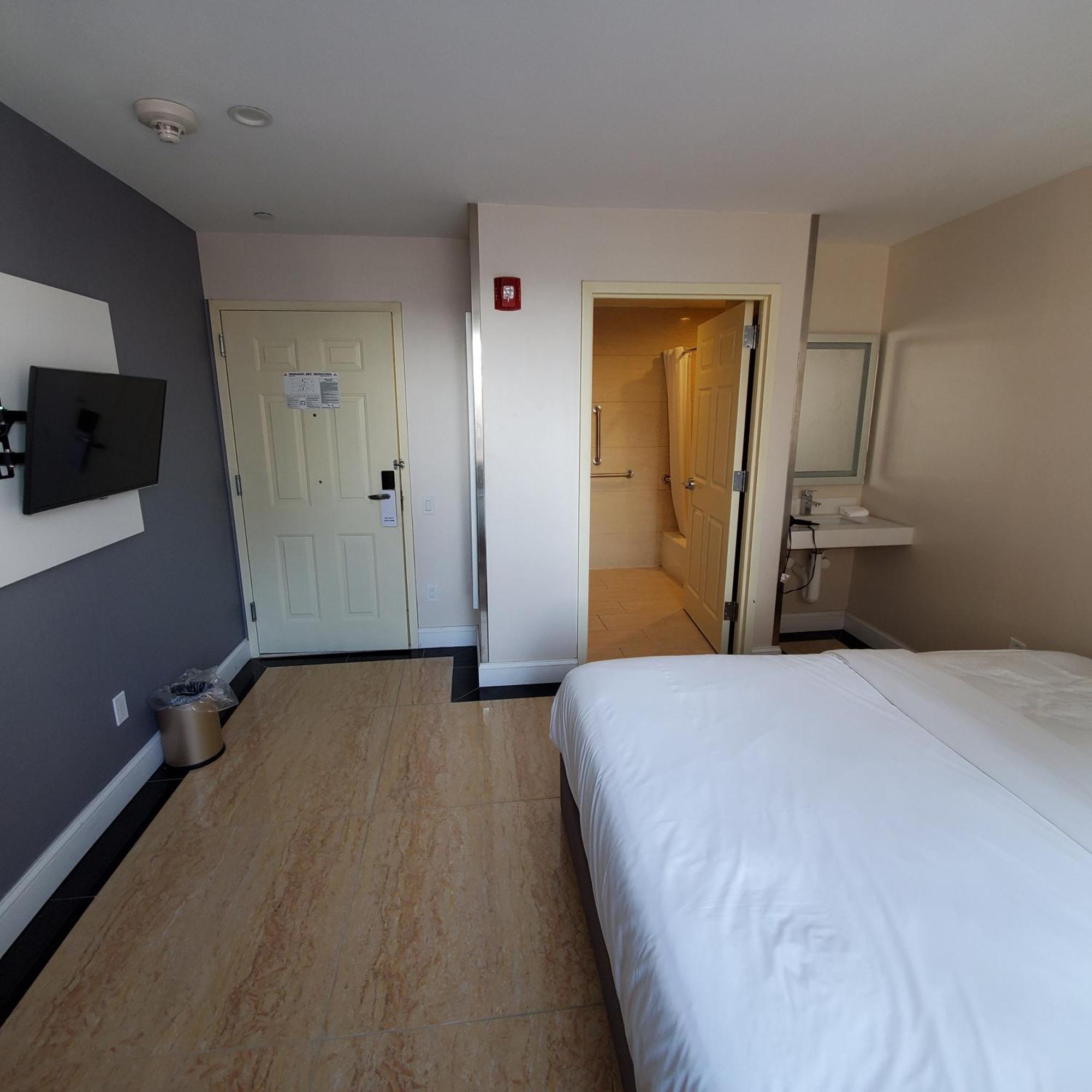 Mayfair Inn And Suites Нью-Йорк Экстерьер фото