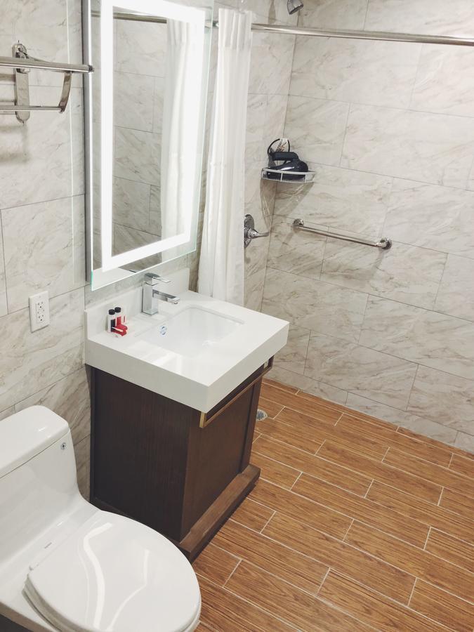 Mayfair Inn And Suites Нью-Йорк Экстерьер фото