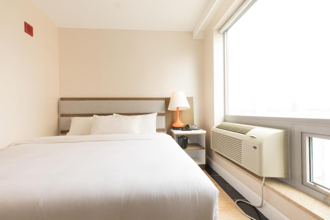 Mayfair Inn And Suites Нью-Йорк Экстерьер фото