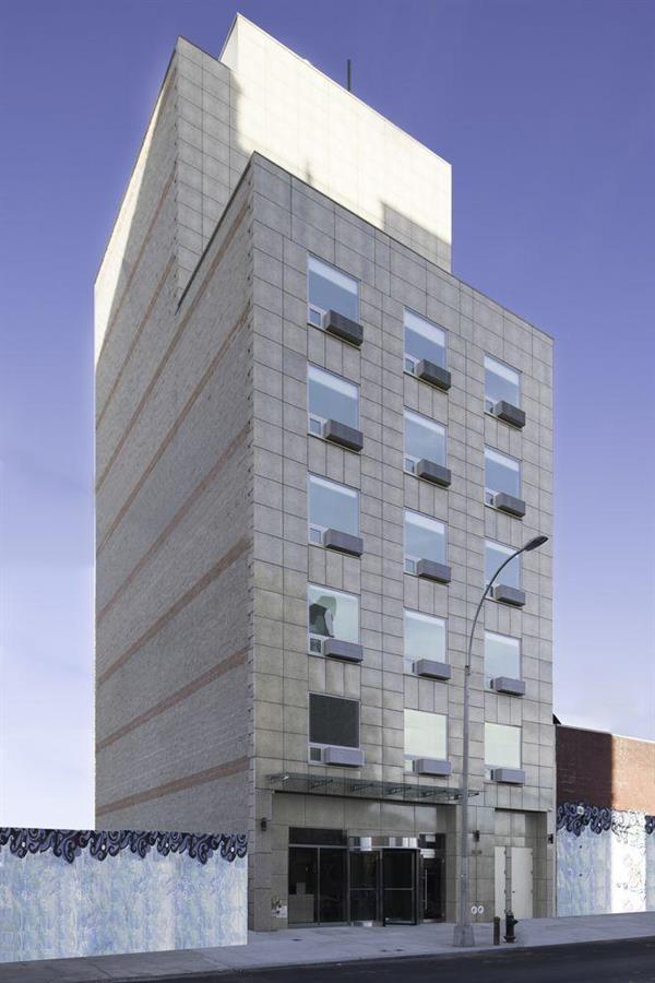 Mayfair Inn And Suites Нью-Йорк Экстерьер фото